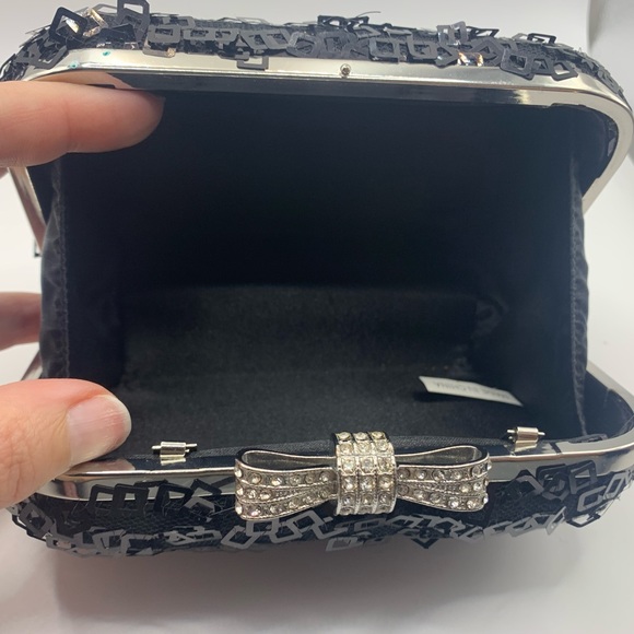 Bow Clutch - Picture 7 of 9